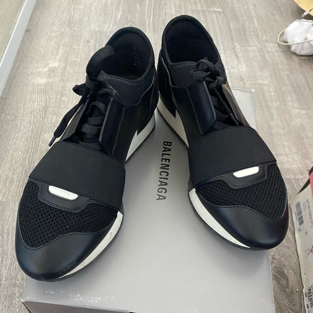 Size 8 Balenciaga Race Runners Black
